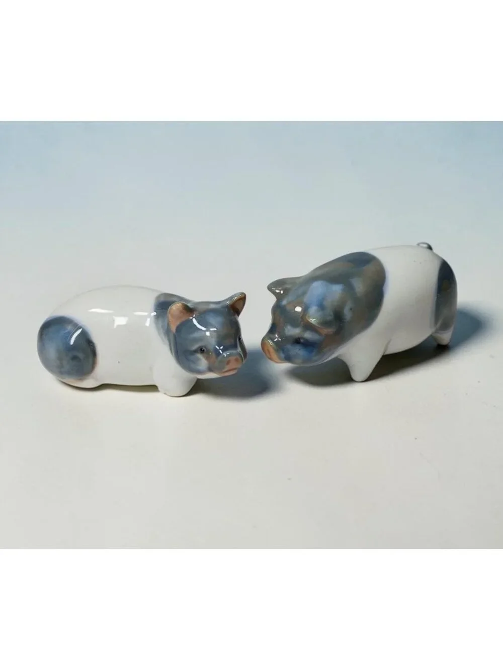 Vtg Otagiri OMC Porcelain Spotted Pig Salt Pepper Shakers Farmhouse No Stoppers